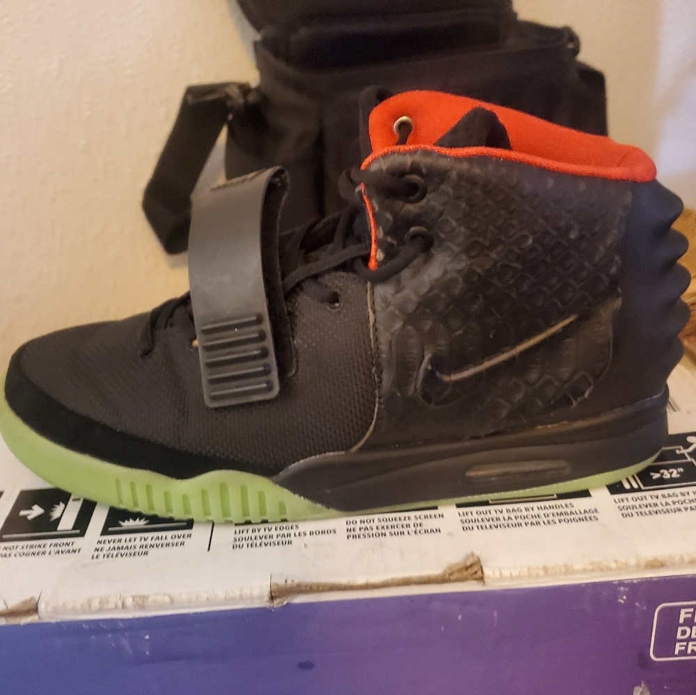 Nike Air Yeezy 2 NRG Black Solar Red